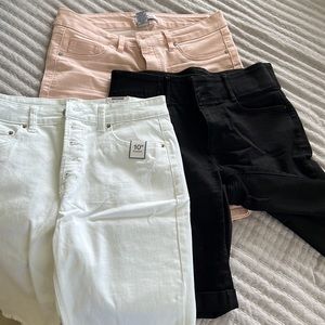 Lot 3 pairs of Bermuda shorts. Never worn!